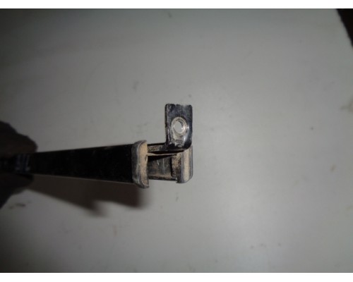 Направляющие стекла Mitsubishi Pajero Pinin H6,H7 1998-2006 (MR380601)- купить на ➦ А50-Авторазбор по цене 1000.00р.. Отправка в регионы.