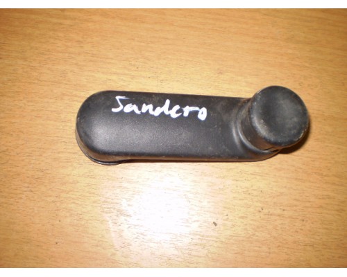 Ручка стеклоподъемника Renault Sandero 2009-2014 (8200673745)- купить на ➦ А50-Авторазбор по цене 50.00р.. Отправка в регионы.