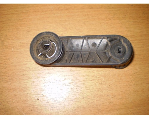 Ручка стеклоподъемника Renault Sandero 2009-2014 (8200673745)- купить на ➦ А50-Авторазбор по цене 50.00р.. Отправка в регионы.