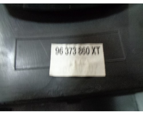 Накладка декоративная Peugeot 206 1998-2012 (8203YN)- купить на ➦ А50-Авторазбор по цене 300.00р.. Отправка в регионы.