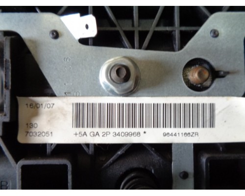 Подушка безопасности в рулевое колесо Peugeot 206 1998-2012 (4112ER)- купить на ➦ А50-Авторазбор по цене 900.00р.. Отправка в регионы.