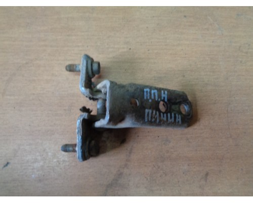 Петля двери передней правой нижняя Mitsubishi Pajero Pinin H6,H7 1998-2006 (MR292179)- купить на ➦ А50-Авторазбор по цене 150.00р.. Отправка в регионы.