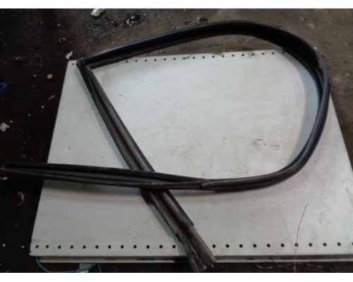 Уплотнитель стекла передней двери внутренний Daewoo Espero 1991-1999 ()- купить на ➦ А50-Авторазбор по цене 300.00р.. Отправка в регионы.