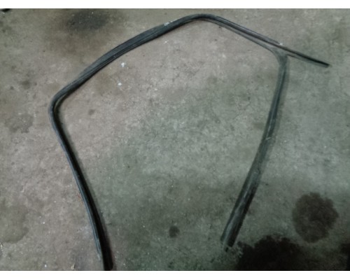 Уплотнитель стекла задней двери внутренний Peugeot 206 1998-2012 (9300 A8)- купить на ➦ А50-Авторазбор по цене 300.00р.. Отправка в регионы.