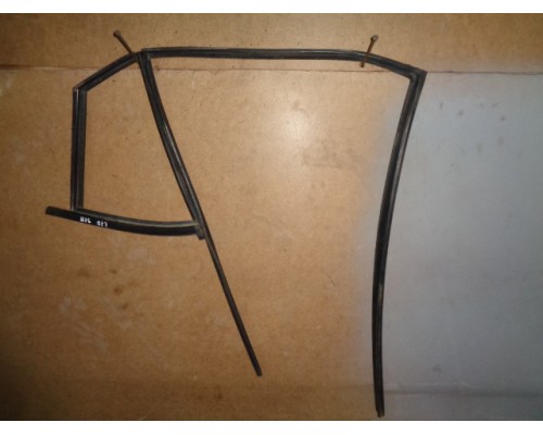 Уплотнитель стекла задней двери внутренний Hyundai I10 2007-2013 (832310X000)- купить на ➦ А50-Авторазбор по цене 300.00р.. Отправка в регионы.