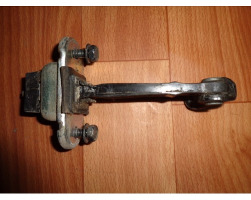 Ограничитель двери Daewoo Matiz (M100/M150) 1998-2015 ()- купить на ➦ А50-Авторазбор по цене 100.00р.. Отправка в регионы.