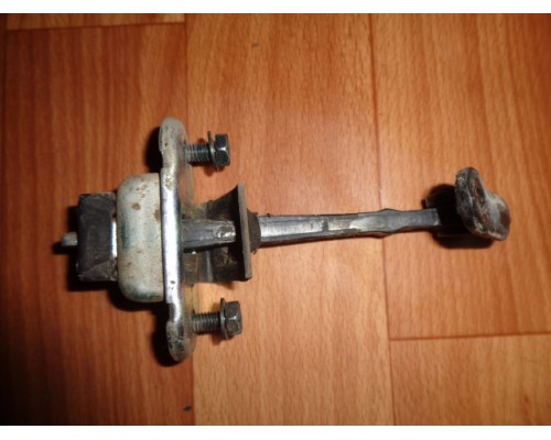 Ограничитель двери Daewoo Matiz (M100/M150) 1998-2015 ()- купить на ➦ А50-Авторазбор по цене 100.00р.. Отправка в регионы.