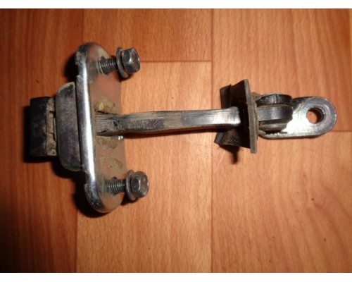 Ограничитель двери Daewoo Matiz (M100/M150) 1998-2015 ()- купить на ➦ А50-Авторазбор по цене 100.00р.. Отправка в регионы.