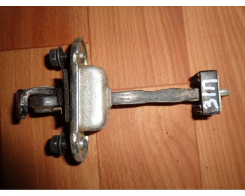 Ограничитель двери Daewoo Matiz (M100/M150) 1998-2015 ()- купить на ➦ А50-Авторазбор по цене 100.00р.. Отправка в регионы.