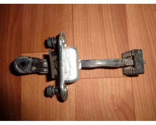 Ограничитель двери Daewoo Matiz (M100/M150) 1998-2015 ()- купить на ➦ А50-Авторазбор по цене 100.00р.. Отправка в регионы.