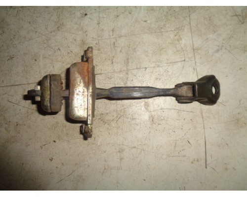 Ограничитель двери Chery Fora (A21) 2006-2010 (A216209110)- купить на ➦ А50-Авторазбор по цене 100.00р.. Отправка в регионы.