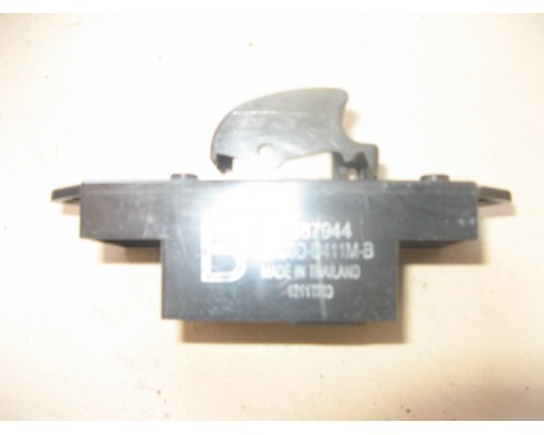 Кнопка стеклоподъемника Mitsubishi Lancer X CX, CY,CZ 2007-2017 (MR587944)- купить на ➦ А50-Авторазбор по цене 300.00р.. Отправка в регионы.