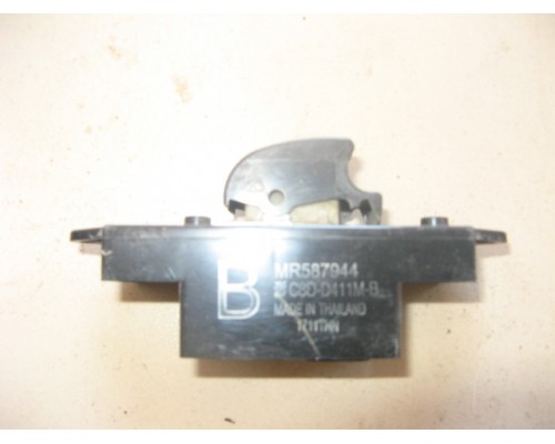 Кнопка стеклоподъемника Mitsubishi Lancer X CX, CY,CZ 2007-2017 ()- купить на ➦ А50-Авторазбор по цене 300.00р.. Отправка в регионы.