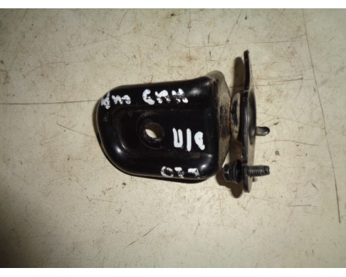 Кронштейн Hyundai I10 2007-2013 ()- купить на ➦ А50-Авторазбор по цене 300.00р.. Отправка в регионы.