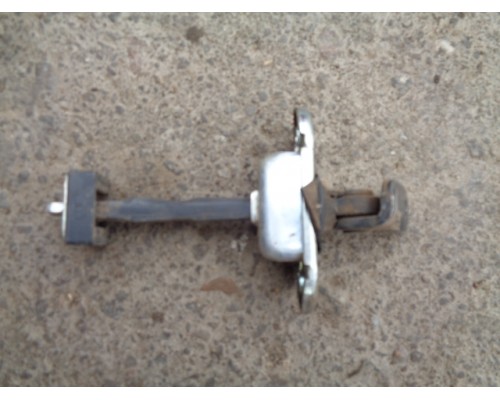 Ограничитель двери Daewoo Matiz (M100/M150) 1998-2015 (96601511)- купить на ➦ А50-Авторазбор по цене 100.00р.. Отправка в регионы.