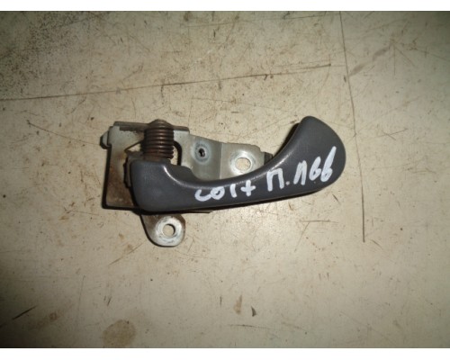 Ручка двери внутренняя Mitsubishi Colt 1992-1996 (MB794018)- купить на ➦ А50-Авторазбор по цене 250.00р.. Отправка в регионы.