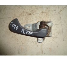 Ручка двери внутренняя Mitsubishi Colt 1992-1996