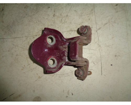 Петля двери задней левой нижняя Mitsubishi Colt 1992-1996 (MB819361)- купить на ➦ А50-Авторазбор по цене 200.00р.. Отправка в регионы.