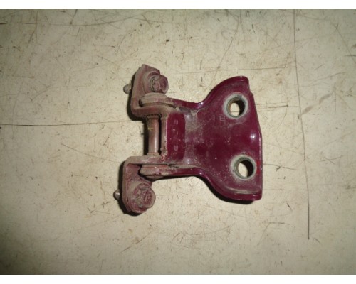 Петля двери задней правой верхняя Mitsubishi Colt 1992-1996 (MB546472)- купить на ➦ А50-Авторазбор по цене 150.00р.. Отправка в регионы.