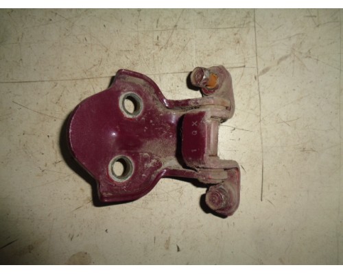 Петля двери задней правой нижняя Mitsubishi Colt 1992-1996 (MB819362)- купить на ➦ А50-Авторазбор по цене 150.00р.. Отправка в регионы.