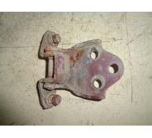 Петля двери передней левой нижняя Mitsubishi Colt 1992-1996