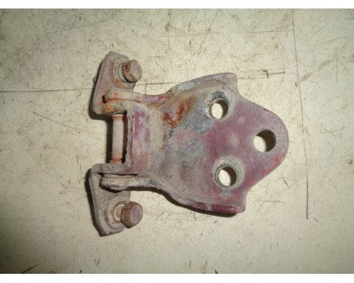 Петля двери передней левой нижняя Mitsubishi Colt 1992-1996 (MB574273)- купить на ➦ А50-Авторазбор по цене 150.00р.. Отправка в регионы.