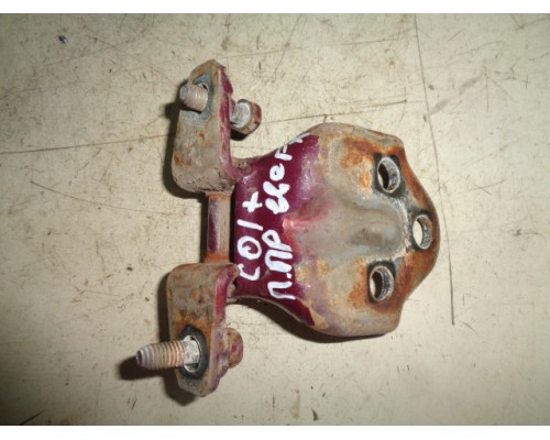 Петля двери передней правой верхняя Mitsubishi Colt 1992-1996 (MB574273)- купить на ➦ А50-Авторазбор по цене 150.00р.. Отправка в регионы.