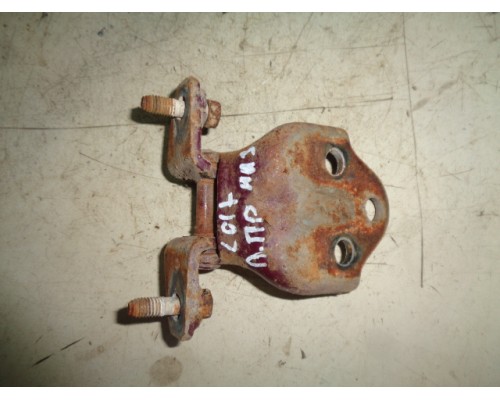 Петля двери передней правой нижняя Mitsubishi Colt 1992-1996 (MB574274)- купить на ➦ А50-Авторазбор по цене 150.00р.. Отправка в регионы.