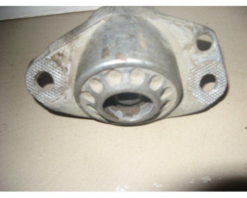 Опора заднего амортизатора Volkswagen Golf IV/Bora 1997-2005 ()- купить на ➦ А50-Авторазбор по цене 300.00р.. Отправка в регионы.