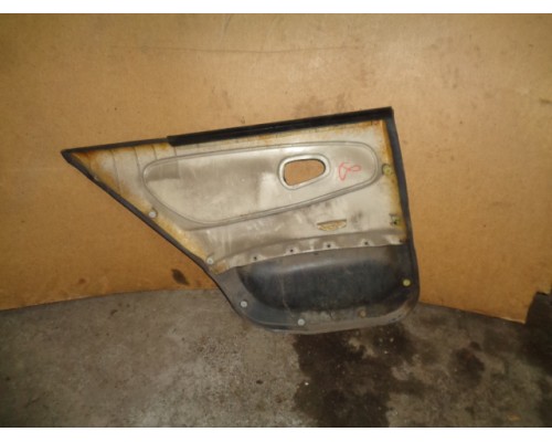Обшивка двери задняя правая Mitsubishi Colt 1992-1996 (MB961079)- купить на ➦ А50-Авторазбор по цене 500.00р.. Отправка в регионы.