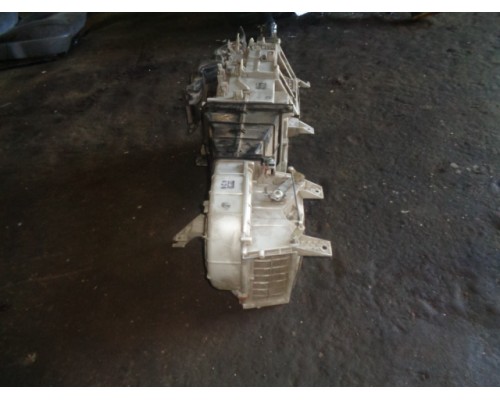 Корпус отопителя Mitsubishi Colt 1992-1996 (MR116186)- купить на ➦ А50-Авторазбор по цене 2000.00р.. Отправка в регионы.