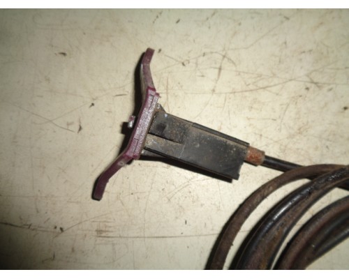 Трос открывания лючка бензобака Mitsubishi Colt 1992-1996 ()- купить на ➦ А50-Авторазбор по цене 300.00р.. Отправка в регионы.