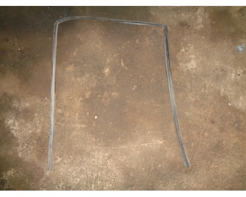 Уплотнитель стекла задней двери внутренний Mitsubishi Colt 1992-1996 (MB794099)- купить на ➦ А50-Авторазбор по цене 500.00р.. Отправка в регионы.