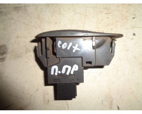 Кнопка стеклоподъемника Mitsubishi Colt 1992-1996 ()- купить на ➦ А50-Авторазбор по цене 200.00р.. Отправка в регионы.