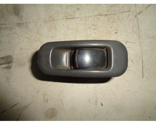 Кнопка стеклоподъемника Mitsubishi Colt 1992-1996 ()- купить на ➦ А50-Авторазбор по цене 200.00р.. Отправка в регионы.