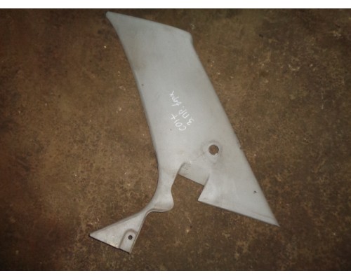 Обшивка стойки Mitsubishi Colt 1992-1996 ()- купить на ➦ А50-Авторазбор по цене 150.00р.. Отправка в регионы.