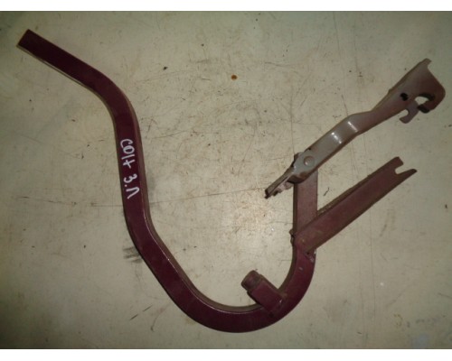 Петля двери багажника Mitsubishi Colt 1992-1996 (MB861675)- купить на ➦ А50-Авторазбор по цене 500.00р.. Отправка в регионы.