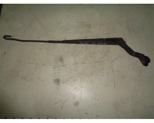 Поводок дворников передний левый/ правый Mitsubishi Colt 1992-1996 (MB944045)- купить на ➦ А50-Авторазбор по цене 400.00р.. Отправка в регионы.