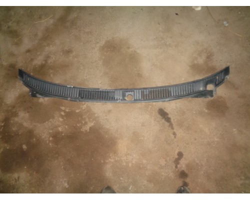 Решетка стеклоочистителя (планка под лобовое стекло) Mitsubishi Colt 1992-1996 (MB696769)- купить на ➦ А50-Авторазбор по цене 150.00р.. Отправка в регионы.