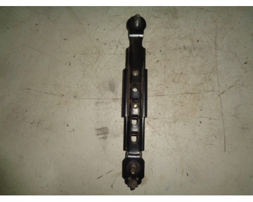 Регулятор высоты ремня безопасности Mitsubishi Colt 1992-1996 ()- купить на ➦ А50-Авторазбор по цене 500.00р.. Отправка в регионы.