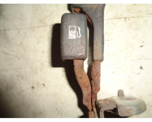 Ручка открывания лючка бензобака Mitsubishi Colt 1992-1996 ()- купить на ➦ А50-Авторазбор по цене 300.00р.. Отправка в регионы.